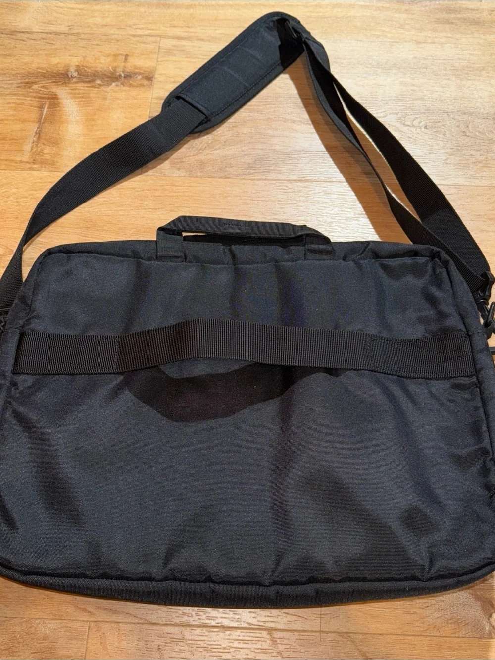 Lenovo ThinkPad Essential Top Load Laptop Bag Black 15.6